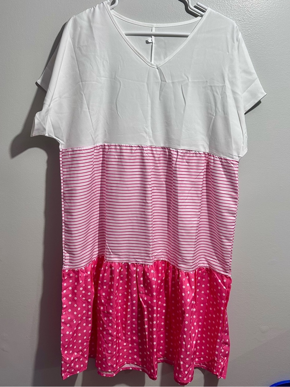 V-Neck Midi Dress White Pink Size XL (1390)